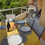 Apartamento T2, Piscine, Parking, Plages à 200m Fréjus