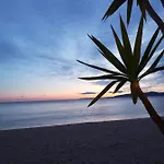 T2, Piscine, Parking, Plages à 200m * Fréjus