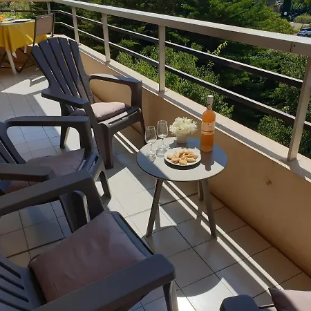Apartment T2, Piscine, Parking, Plages A 200m