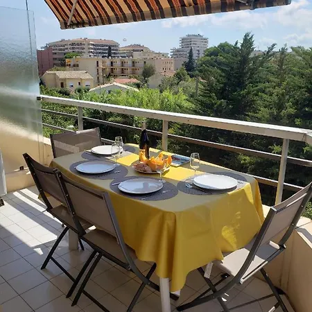 T2, Piscine, Parking, Plages A 200m Fréjus