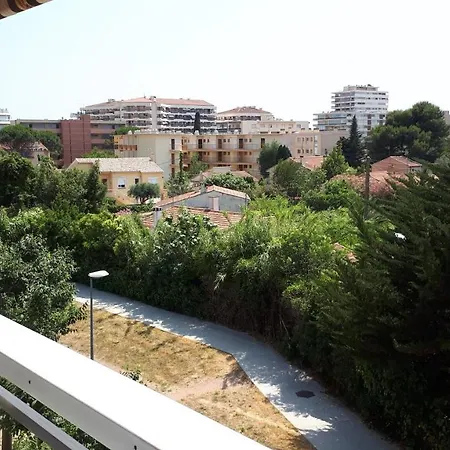 Apartment T2, Piscine, Parking, Plages A 200m Frejus