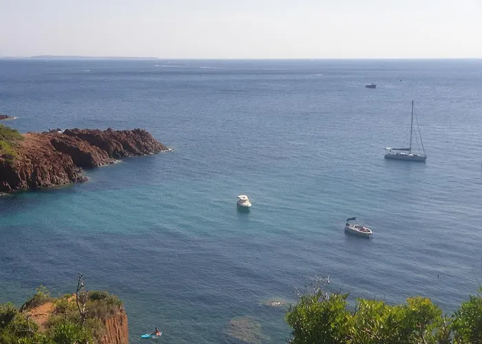 Lejlighed T2, Piscine, Parking, Plages A 200m Fréjus
