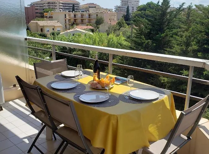 T2, Piscine, Parking, Plages A 200m Fréjus