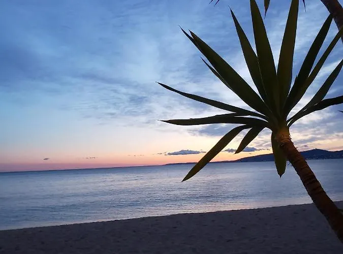 T2, Piscine, Parking, Plages A 200m * Fréjus