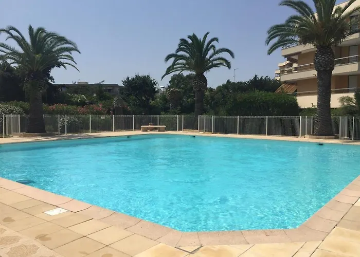 Appartement T2, Piscine, Parking, Plages à 200m Fréjus